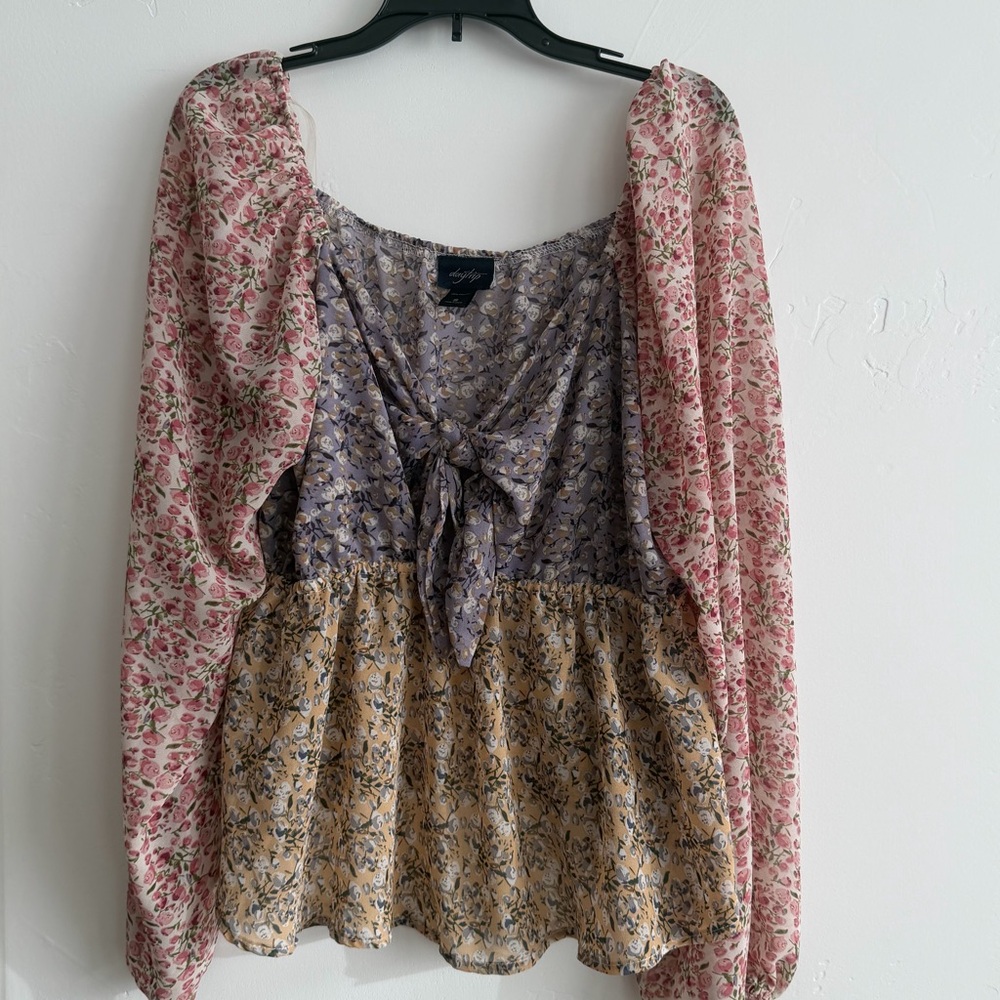 DayTrip Floral Chiffon Keyhole Top | Size Small